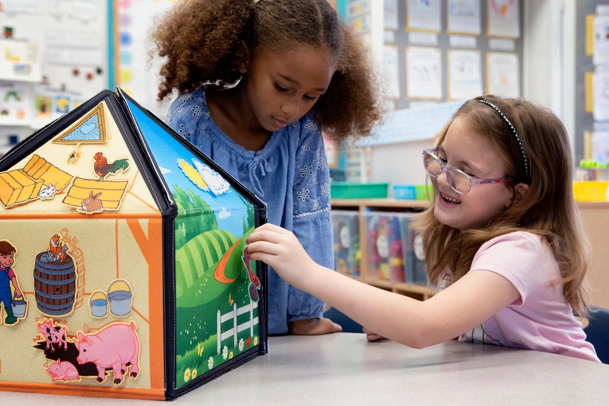 Award-Winning Early Language-Building Reversible Felt Playset. Interactive Felt Farm Toy: Fun, Sensory. Can be used flat or 3-D. 35 pcs.