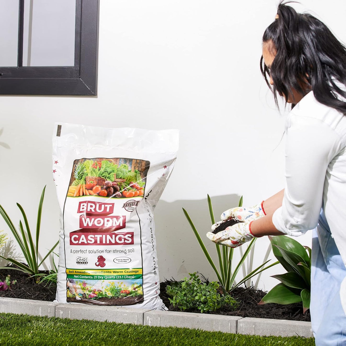 Brut Organic Worm Castings – 30 LB – Natural Nutrients, Fertility Builder, Plant Food for Potting Soil, Garden Soil, Indoor and Outdoor Use