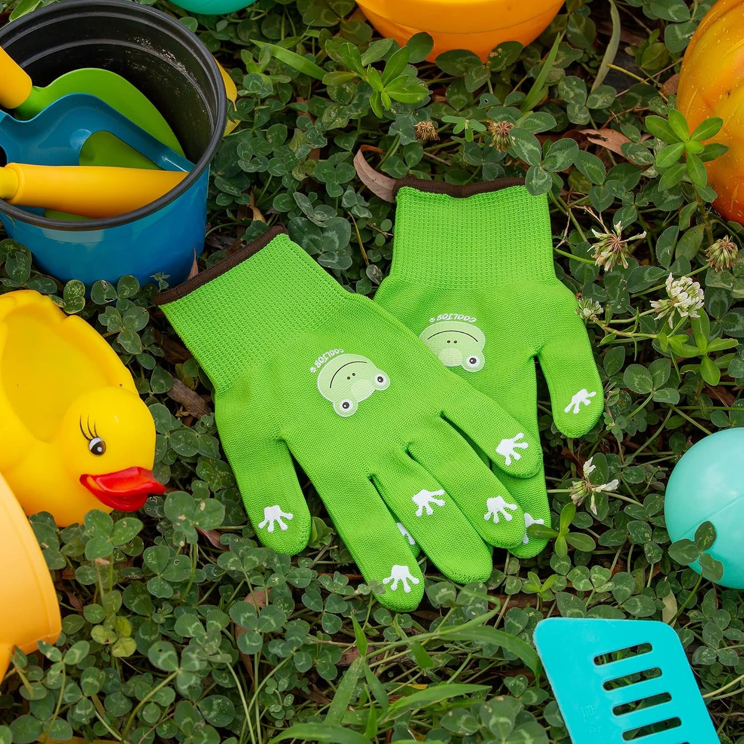 Small Toddler Gardening Gloves for Little Boys Girls Ages 2-4, Breathable Kids Work Gloves with Grippy Animal Paw Dots for Children Yard Landscape, Green Frog, 1 Pair