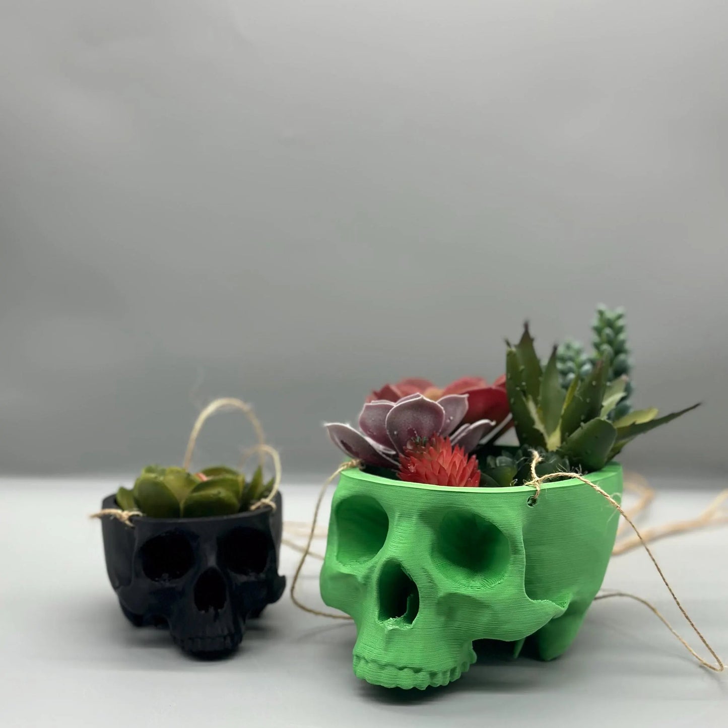 Skull Hanging Planter Pot, hanging kit included - Succulent Planter - 3D Printed - skull planter pot - halloween decor - Plant Horror Gothic