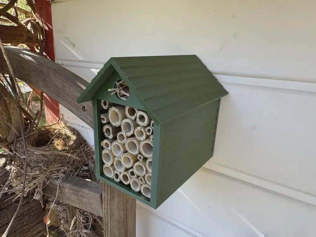 Bee Hotel