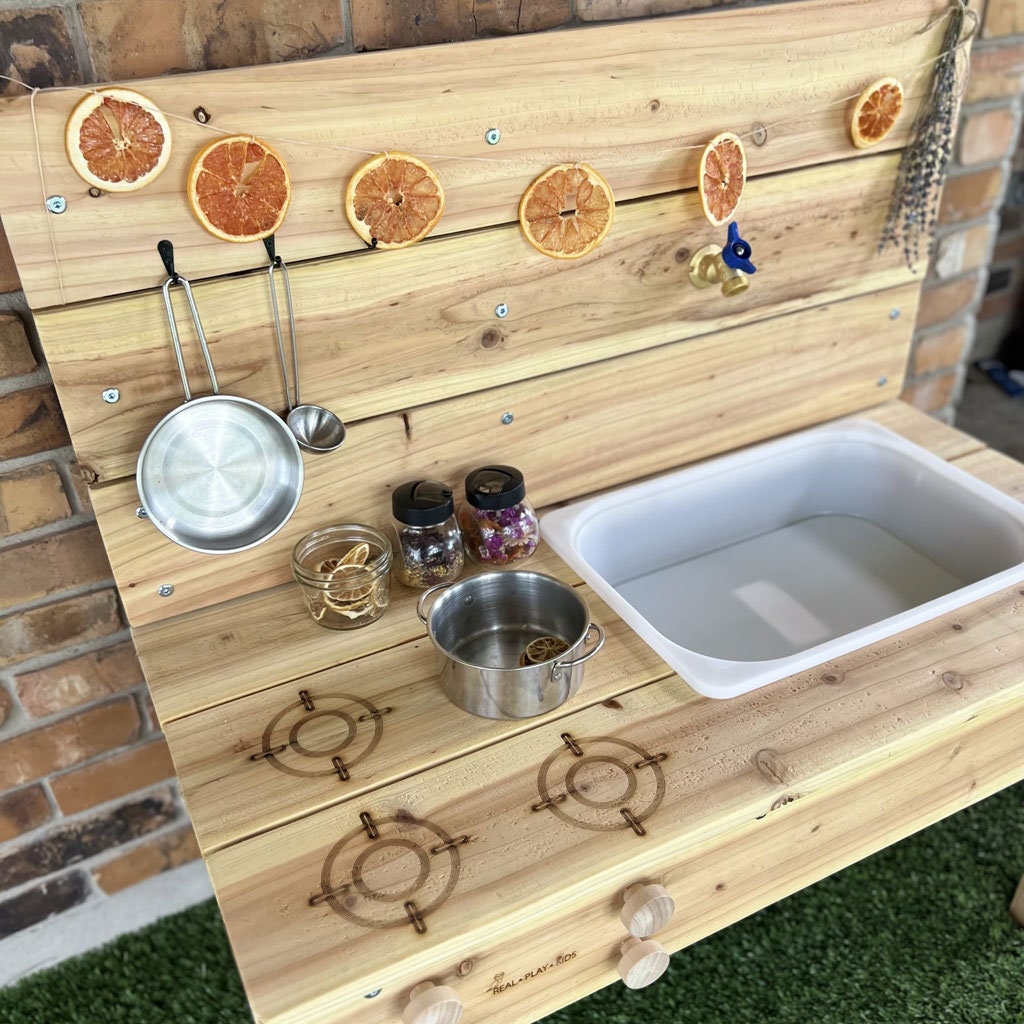 Outdoor cedar mud kitchen sensory play table – photo 8