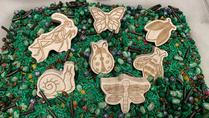 Complete bugs and insect  kit, bug sensory experience, grass and dirt senory fill set, bug toys, wooden insects  set